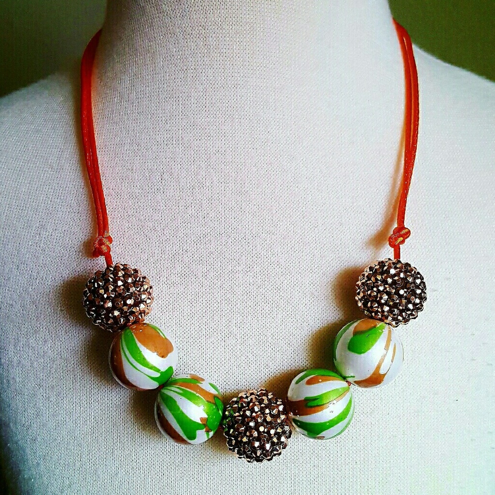 CAMO BUBBLEGUM NECKLACE